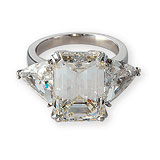 AN IMPRESSIVE DIAMOND RING -    - Auction of Fine Jewels