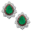A PAIR OF ELEGANT EMERALD EAR CLIPS - Auction of Fine Jewels