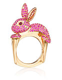 AN AMUSING 'RABBIT' RING - Pooja   - Auction of Fine Jewels