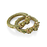 A PAIR OF GOLD AND DIAMOND KADA BANGLES -    - Fine Jewels and Objets d'Art