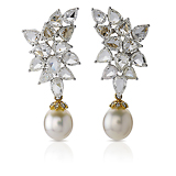 A PAIR OF DIAMOND AND PEARL EAR PENDANTS -    - Fine Jewels and Objets d'Art