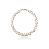 A CULTURED PEARL NECKLACE -    - Fine Jewels and Objets d'Art