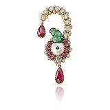 A MUGHAL INSPIRED DIAMOND, RUBY AND EMERALD BROOCH -    - Fine Jewels and Objets d'Art