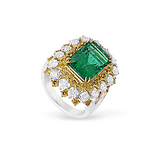 AN EMERALD, DIAMOND AND COLOURED DIAMOND RING -    - Fine Jewels and Objets d'Art