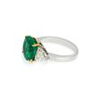 AN EMERALD AND DIAMOND RING - Spring Auction of Fine Jewels