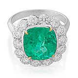 AN EMERALD AND DIAMOND RING -    - Auction of Fine Jewels & Watches