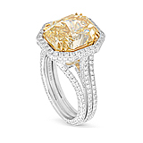 A MAGNIFICENT FANCY YELLOW DIAMOND RING -    - Auction of Fine Jewels & Watches