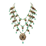 AN EMERALD AND PEARL NECKLACE -    - Auction of Fine Jewels & Watches