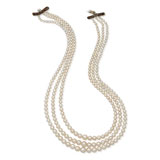 A CULTURED PEARL NECKLACE -    - Autumn Auction of Fine Jewels and Silver