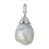 PEARL AND DIAMOND PENDANT -    - Fine Jewels and Objets