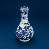 BLUE AND WHITE GARLIC MOUTH VASE -    - Asian Art