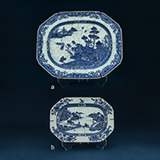 SET OF TWO BLUE AND WHITE PORCELAIN PLATTERS -    - Asian Art
