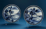 SET OF TWO BLUE AND WHITE PORCELAIN PLATES -    - Asian Art