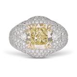 COLOURED DIAMOND AND DIAMOND RING -    - Fine Jewels, Silver and Watches