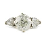 THREE-STONE DIAMOND RING -    - Online Auction of Fine Jewels