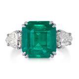 AN IMPORTANT COLOMBIAN EMERALD AND DIAMOND RING -    - Online Auction of Fine Jewels and Silver