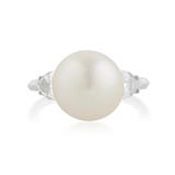 AN IMPRESSIVE NATURAL PEARL AND DIAMOND RING -    - Online Auction of Fine Jewels and Silver