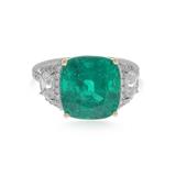 EMERALD AND DIAMOND RING -    - Online Auction of Fine Jewels and Silver