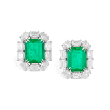 A MAGNIFICENT PAIR OF COLOMBIAN EMERALD AND DIAMOND EARRINGS -    - Fine Jewels and Silver